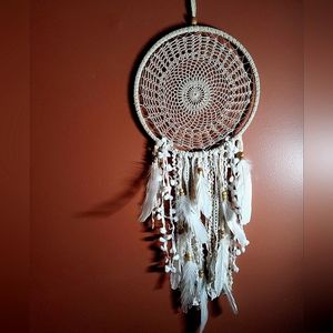 NWOT  Full, Beige and White Dreamcatcher; Handmade; Macramé
